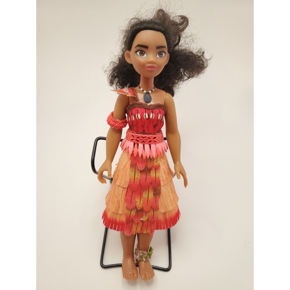 Disney Moana Doll Singing With Light Up Necklace Hasbro